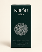 NIRÓU MÉRA presentation carton, clean studio front